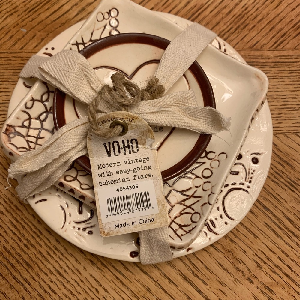 Enesco VoHo dish set